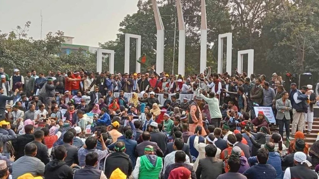 2025/শনিবার থেকে লাগাতার অবস্থান কর্মসূচির ঘোষণা প্রাথমিক শিক্ষকদের.jpg